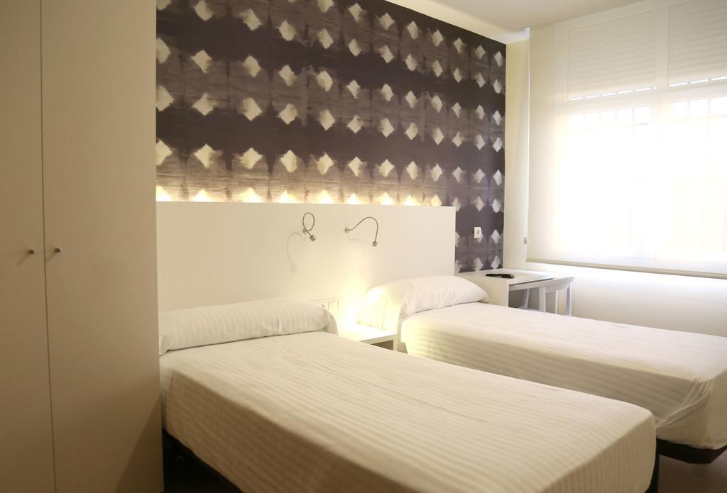 Pension Los Arcos Room photo